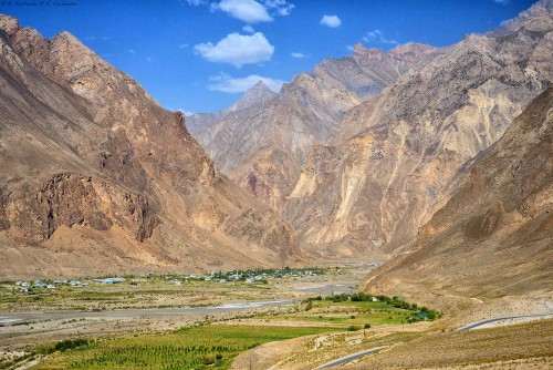 Wioska na pograniczu Tadżycko-Afgańskim.