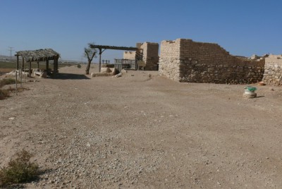 Widok na bramę miasta, która w starożytności pełniła funkcję publicznego forum, sądu i wiele innych