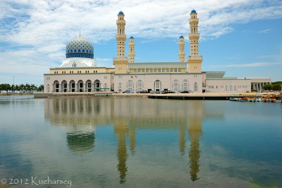 Meczet na wodzie. Jedna z głównych atrakcji Kota Kinabalu.