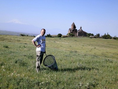 GrzegorzB na łąkach pod klasztorem Saghmosavan
