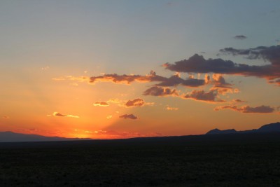 Zachód słońca na mongolskim nieboskłonie
