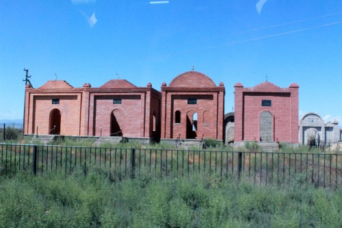 Grobowce na jednym z charakterystycznych zamiejskich muzułmańskich cmentarzyków