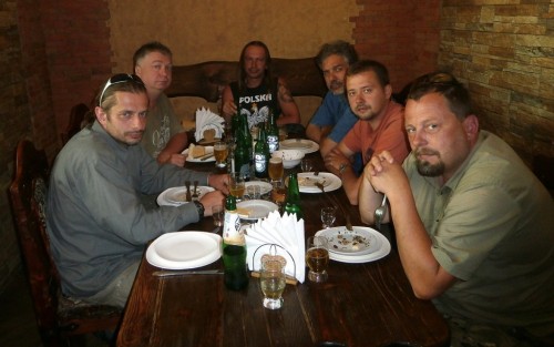 Od lewej: Łukasz &quot;Łuki&quot;, Adam Byk, Wujek Adam, Paweł Sembrat, Paweł Walkiewicz i Grzesiek &quot;Biskup&quot;.