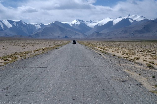 W drodze znad Kara-Kul do Kirgistanu.