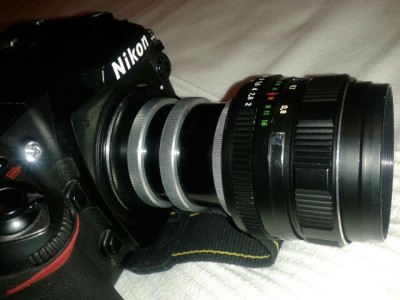 Nikon D200 z obiektywem i pierścieniami